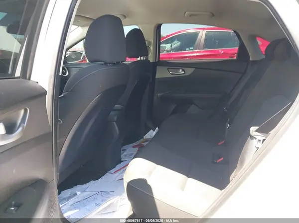 3KPF24AD2KE070901 2019 KIA FORTE - Image 8