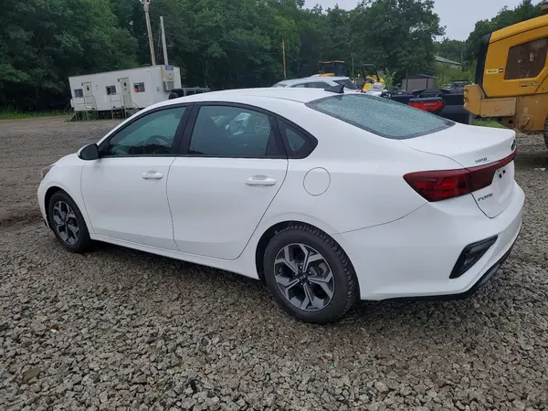 3KPF24AD2KE071496 2019 KIA FORTE - Image 2