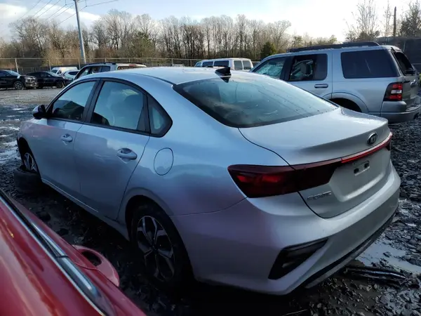 3KPF24AD2KE071949 2019 KIA FORTE - Image 2