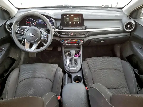 3KPF24AD2KE073961 2019 KIA FORTE - Image 8