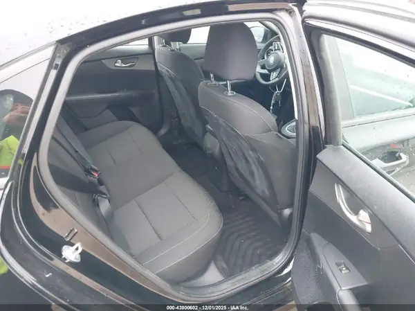 3KPF24AD2KE074270 2019 KIA FORTE - Image 8