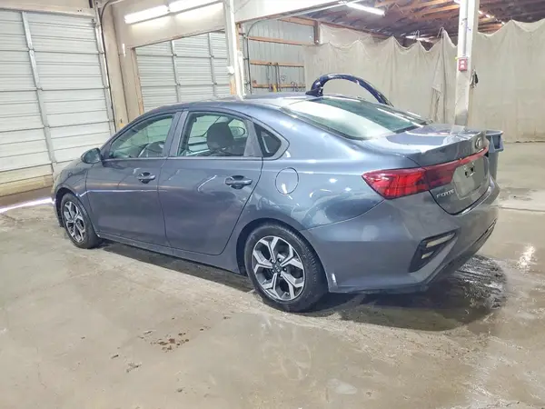 3KPF24AD2KE075144 2019 KIA FORTE - Image 2