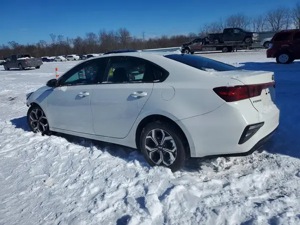 3KPF24AD2KE075614 2019 KIA FORTE - Image 2