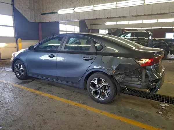 3KPF24AD2KE076438 2019 KIA FORTE - Image 2