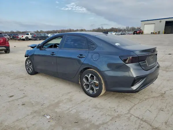 3KPF24AD2KE077539 2019 KIA FORTE - Image 2