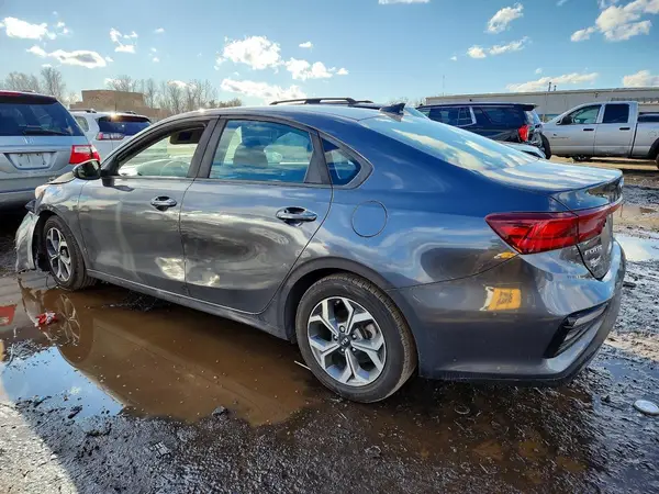 3KPF24AD2KE080747 2019 KIA FORTE - Image 2