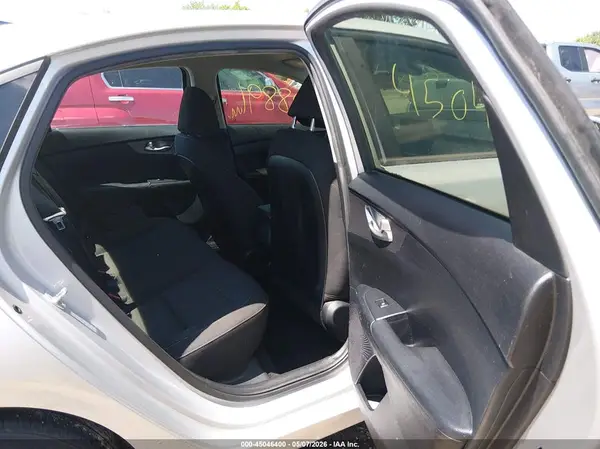 3KPF24AD2KE081400 2019 KIA FORTE - Image 8