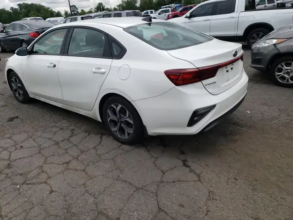 3KPF24AD2KE082546 2019 KIA FORTE - Image 2