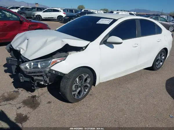 3KPF24AD2KE082966 2019 KIA FORTE - Image 2