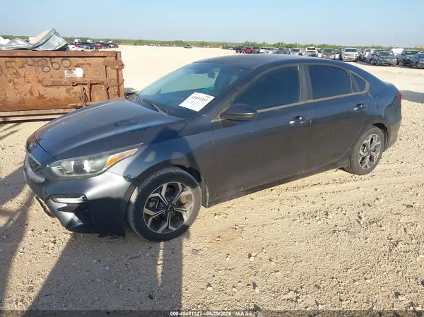3KPF24AD2KE083325 2019 KIA FORTE - Image 2