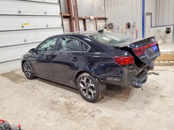 3KPF24AD2KE085804 2019 KIA FORTE - Image 2
