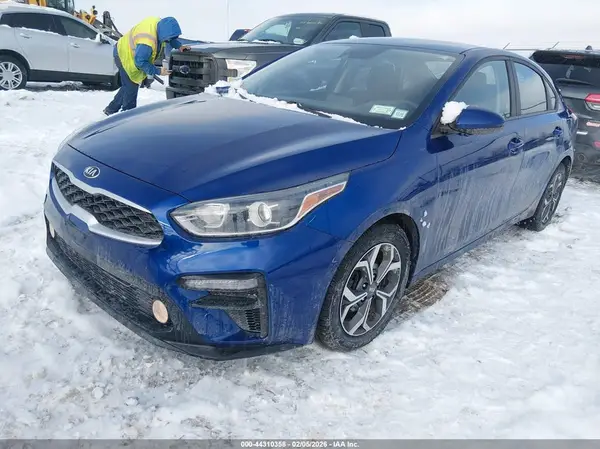 3KPF24AD2KE089366 2019 KIA FORTE - Image 2