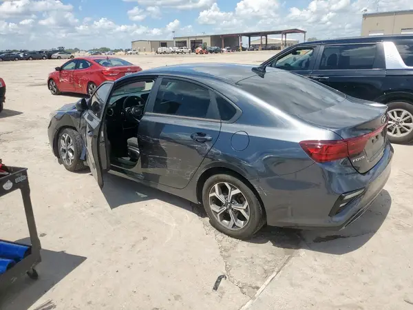 3KPF24AD2KE091649 2019 KIA FORTE - Image 2