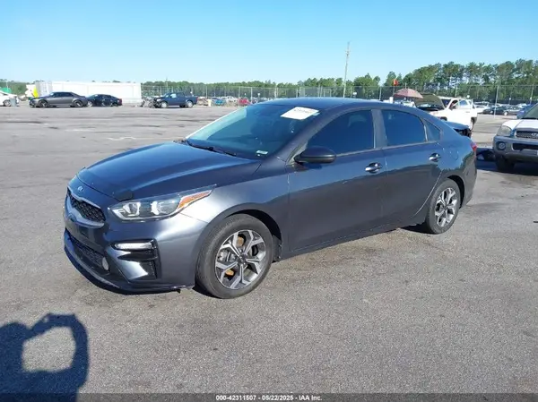 3KPF24AD2KE096124 2019 KIA FORTE - Image 2
