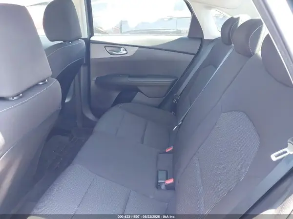 3KPF24AD2KE096124 2019 KIA FORTE - Image 8