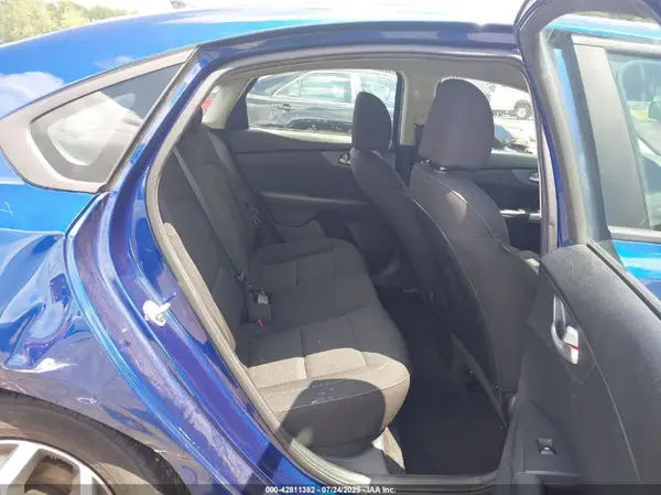 3KPF24AD2KE096446 2019 KIA FORTE - Image 8