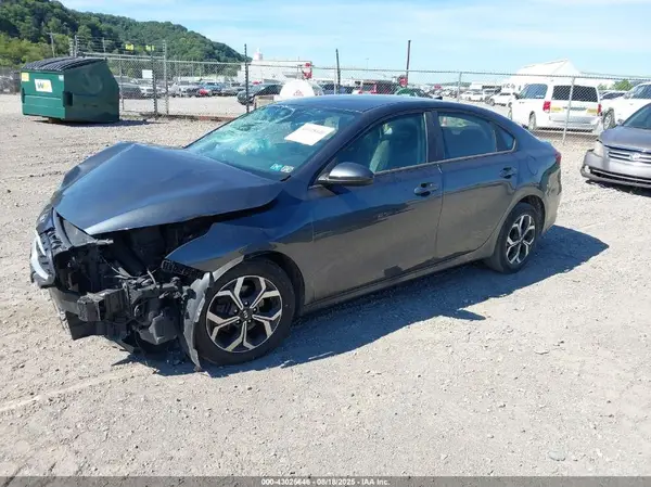 3KPF24AD2KE099086 2019 KIA FORTE - Image 2