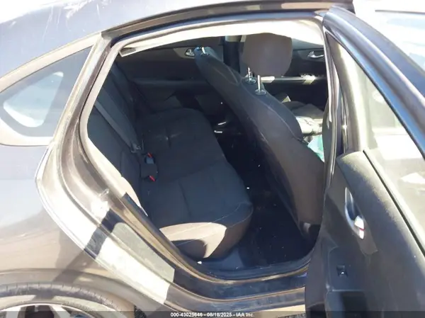 3KPF24AD2KE099086 2019 KIA FORTE - Image 8