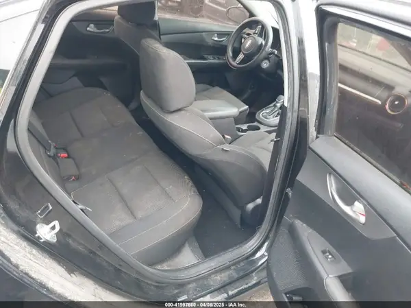 3KPF24AD2KE099198 2019 KIA FORTE - Image 8