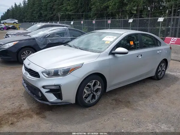 3KPF24AD2KE099895 2019 KIA FORTE - Image 2