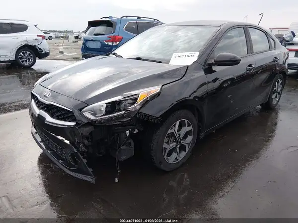 3KPF24AD2KE100060 2019 KIA FORTE - Image 2