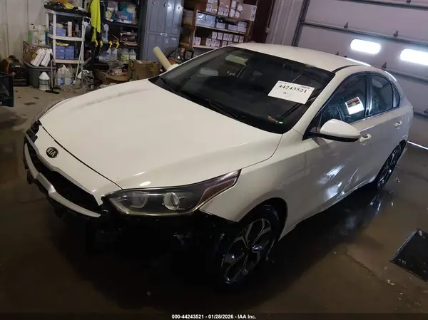 3KPF24AD2KE103122 2019 KIA FORTE - Image 2