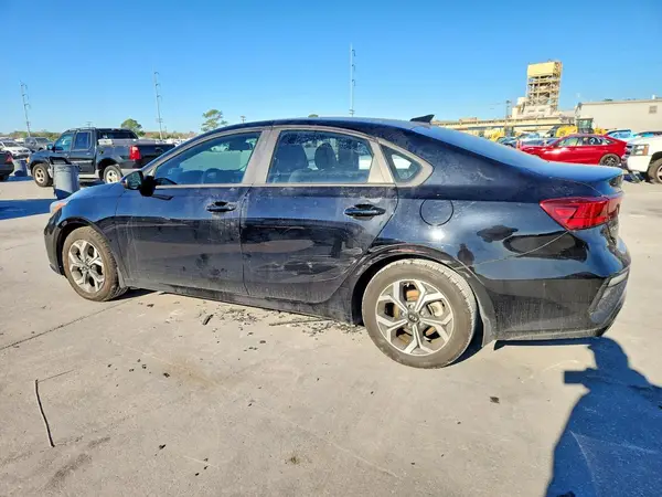 3KPF24AD2KE104772 2019 KIA FORTE - Image 2