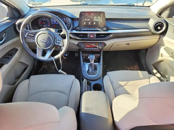 3KPF24AD2KE104772 2019 KIA FORTE - Image 8