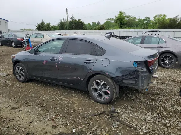 3KPF24AD2KE106182 2019 KIA FORTE - Image 2
