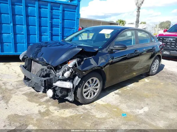 3KPF24AD2KE106747 2019 KIA FORTE - Image 2