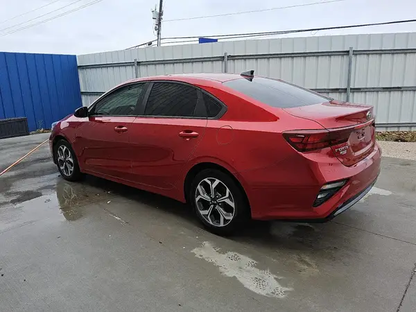 3KPF24AD2KE106795 2019 KIA FORTE - Image 2