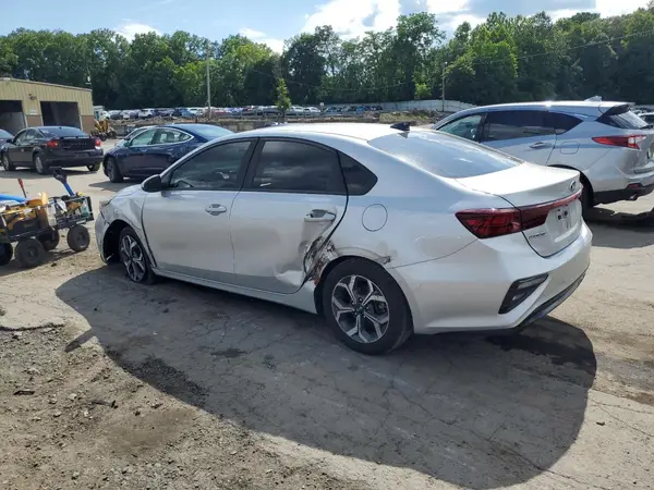 3KPF24AD2KE108577 2019 KIA FORTE - Image 2