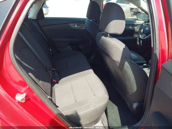 3KPF24AD2KE109213 2019 KIA FORTE - Image 8