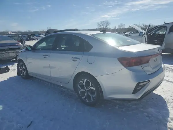 3KPF24AD2KE109342 2019 KIA FORTE - Image 2
