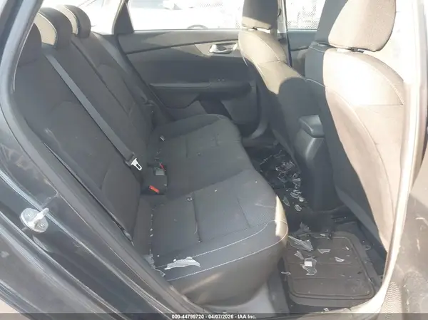 3KPF24AD2KE111236 2019 KIA FORTE - Image 8