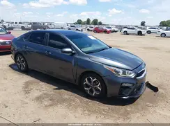 3KPF24AD2KE111267 2019 KIA FORTE