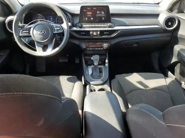 3KPF24AD2KE111561 2019 KIA FORTE - Image 8