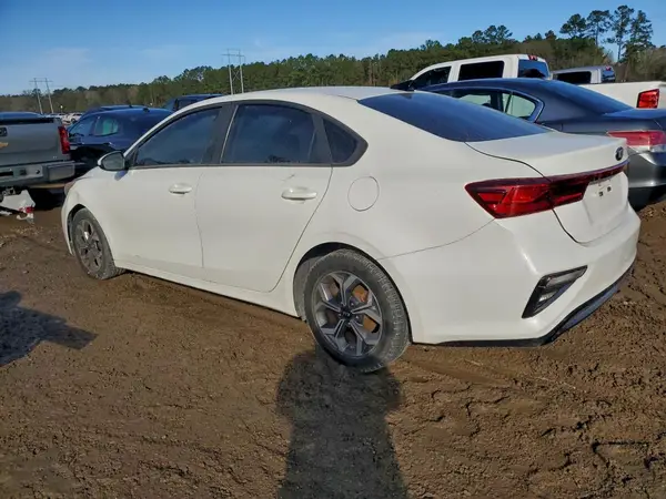3KPF24AD2KE111737 2019 KIA FORTE - Image 2