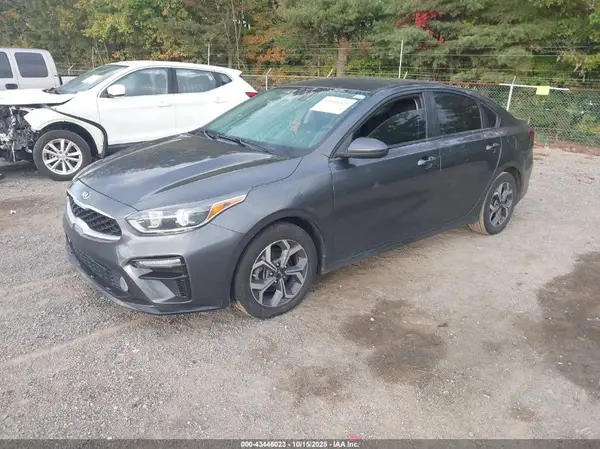 3KPF24AD2KE114573 2019 KIA FORTE - Image 2