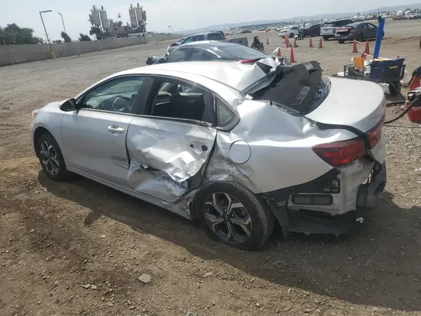 3KPF24AD2KE114928 2019 KIA FORTE - Image 2