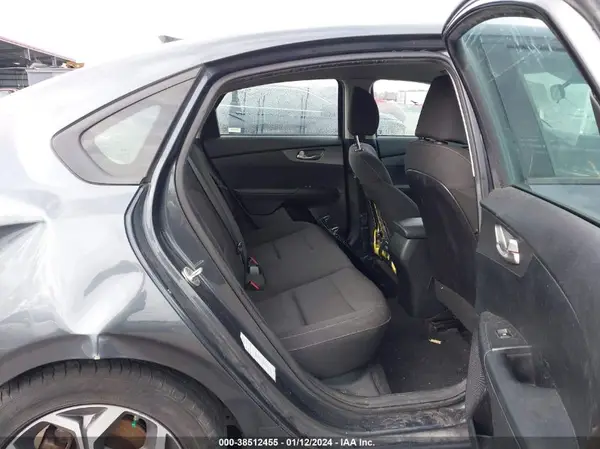 3KPF24AD2KE115920 2019 KIA FORTE - Image 8