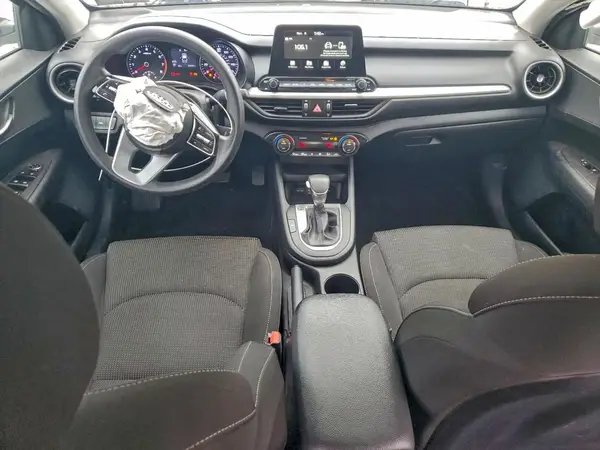 3KPF24AD2KE117604 2019 KIA FORTE - Image 8