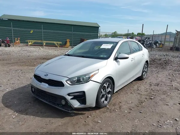 3KPF24AD2KE117893 2019 KIA FORTE - Image 2