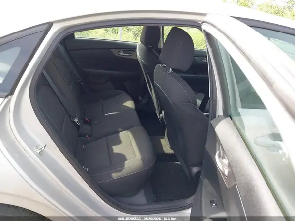 3KPF24AD2KE117893 2019 KIA FORTE - Image 8