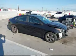3KPF24AD2KE118588 2019 KIA FORTE