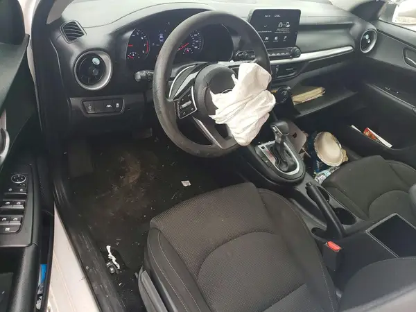 3KPF24AD2KE119501 2019 KIA FORTE - Image 8