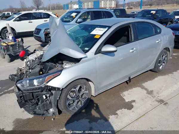3KPF24AD2KE120714 2019 KIA FORTE - Image 2
