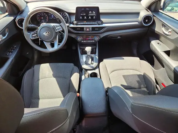 3KPF24AD2KE121247 2019 KIA FORTE - Image 8