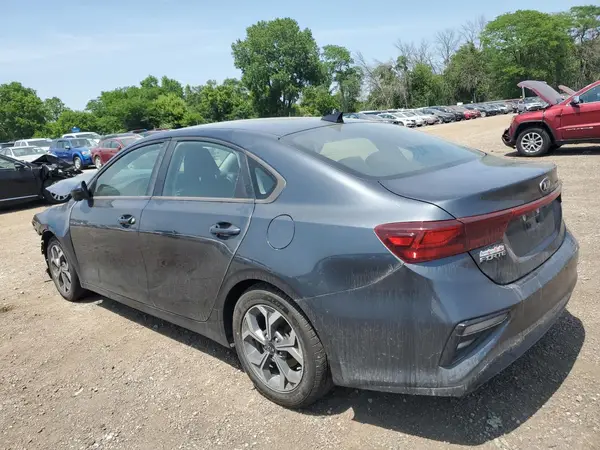 3KPF24AD2KE121734 2019 KIA FORTE - Image 2