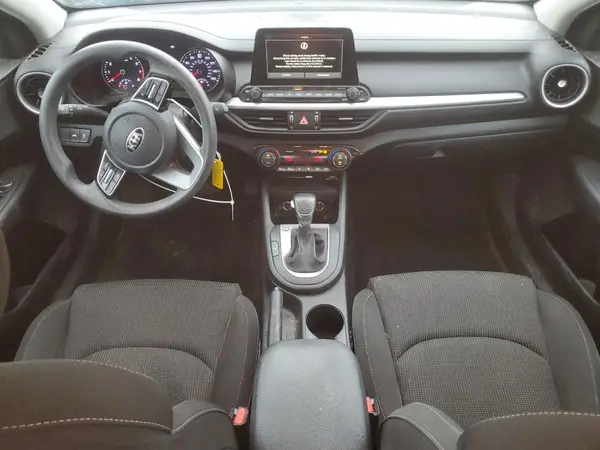 3KPF24AD2KE121734 2019 KIA FORTE - Image 8